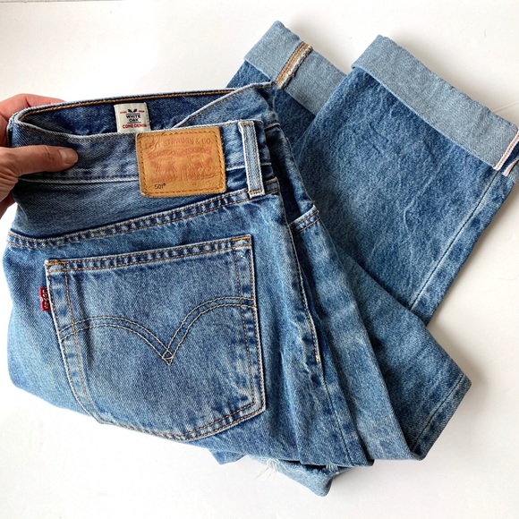 white levi 501 button fly jeans